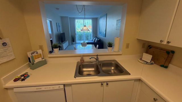 3020 NE 32nd Avenue 623, Fort Lauderdale, FL 33308