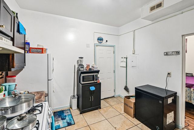 3430 W 12th Place, Chicago, IL 60623