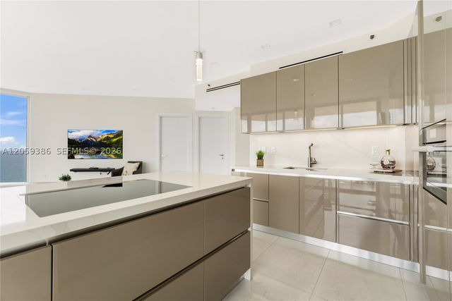 7330 Ocean Ter 2404, Miami Beach, FL 33141