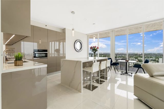 7330 Ocean Ter 2404, Miami Beach, FL 33141
