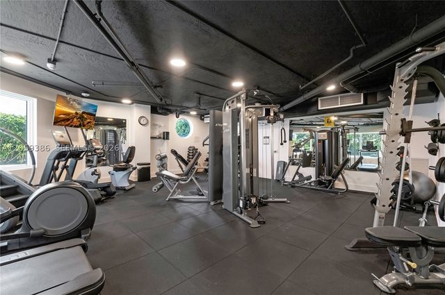 7330 Ocean Ter 2404, Miami Beach, FL 33141