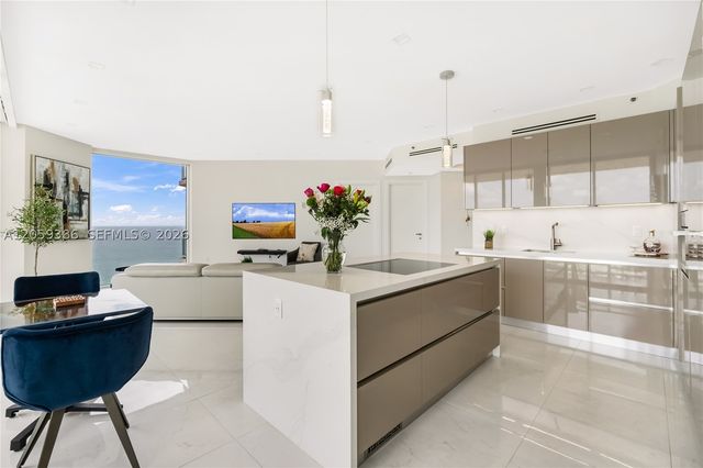7330 Ocean Ter 2404, Miami Beach, FL 33141
