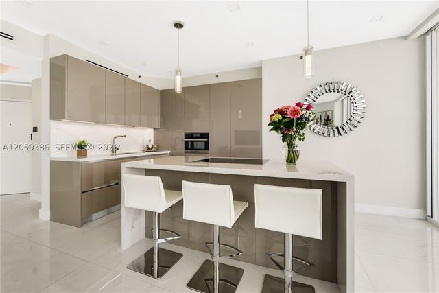 7330 Ocean Ter 2404, Miami Beach, FL 33141