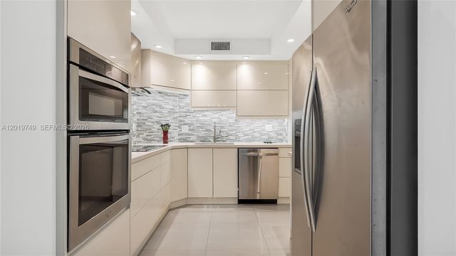 300 Bayview Drive 307, Sunny Isles Beach, FL 33160