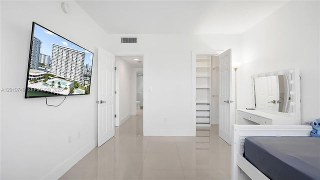 300 Bayview Drive 307, Sunny Isles Beach, FL 33160