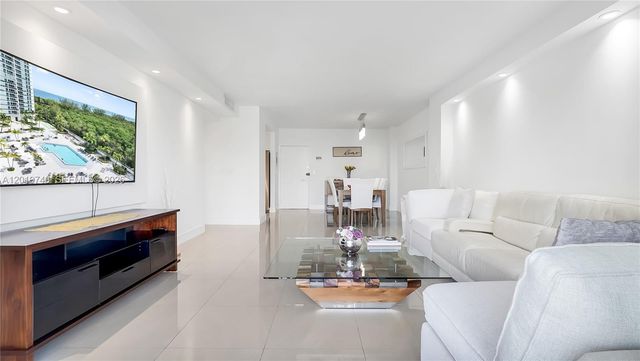 300 Bayview Drive 307, Sunny Isles Beach, FL 33160