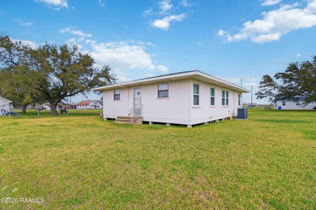 1018 Semere Road, Breaux Bridge, LA 70517