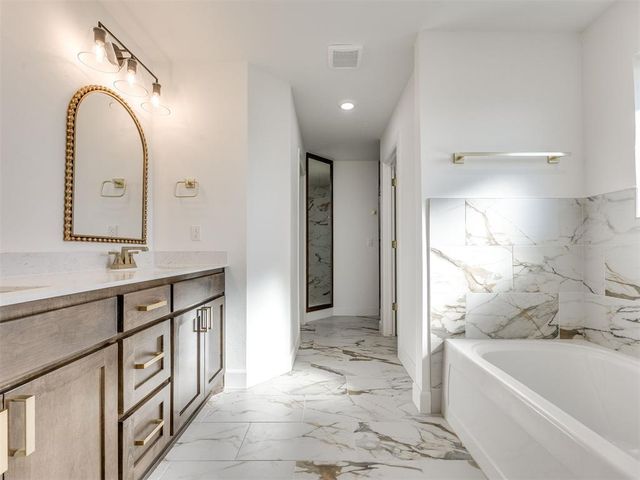 16021 Catalonia Place, Oklahoma City, OK 73170