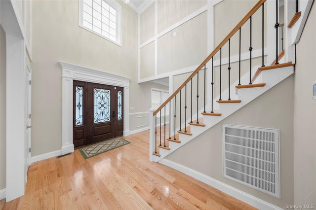 4 Coventry Court, Wheatley Heights, NY 11798