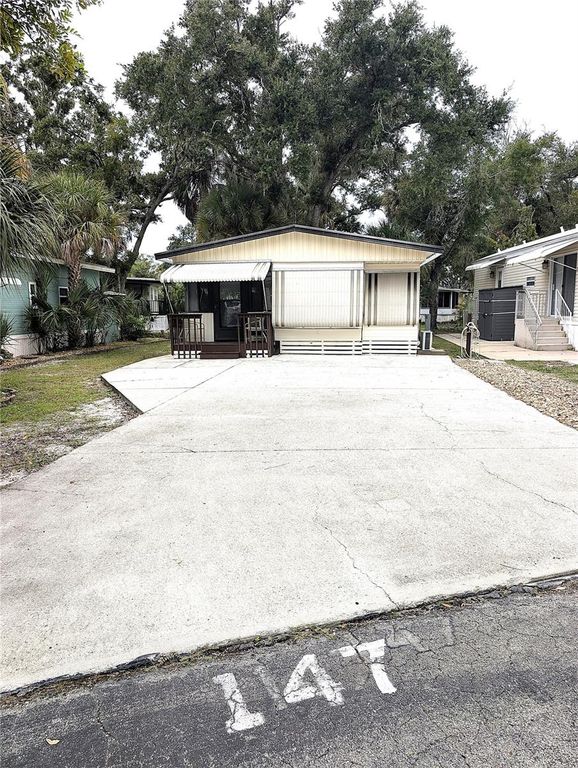 3300 26TH AVENUE E 147, BRADENTON, FL 34208 — exterior