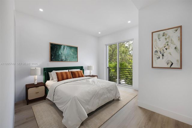 3162 Plaza St, Coconut Grove, FL 33133