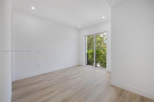 3162 Plaza St, Coconut Grove, FL 33133