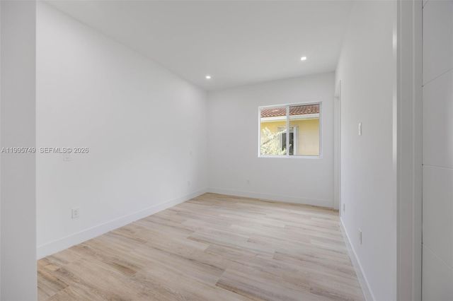 3162 Plaza St, Coconut Grove, FL 33133