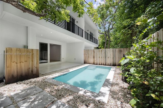 3162 Plaza St, Coconut Grove, FL 33133