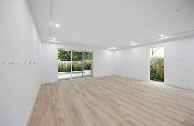 3162 Plaza St, Coconut Grove, FL 33133