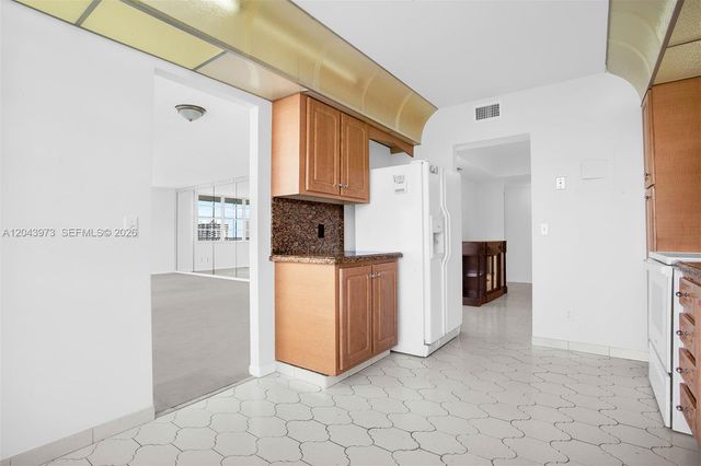 2851 NE 183rd St 1416E, Aventura, FL 33160