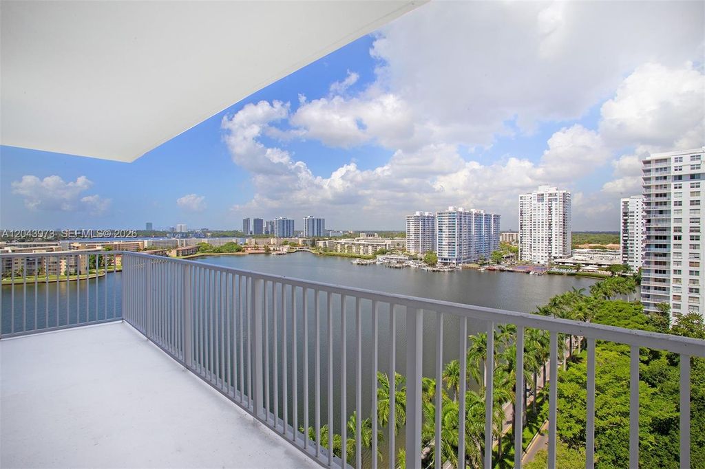 2851 NE 183rd St 1416E, Aventura, FL 33160