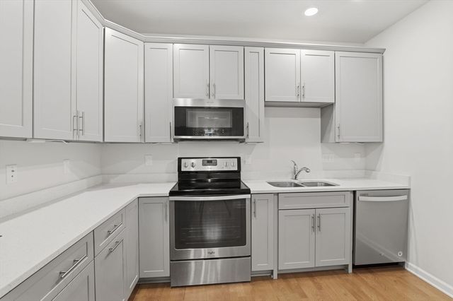 110 Trotter Rd 401, Weymouth, MA 02190