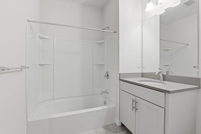 110 Trotter Rd 401, Weymouth, MA 02190