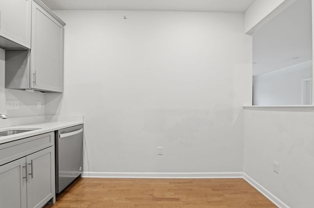 110 Trotter Rd 401, Weymouth, MA 02190