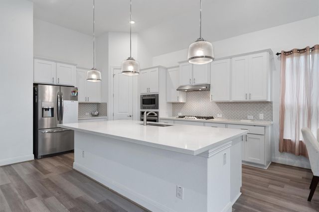 504 Pulitzer DR, Hutto, TX 78634