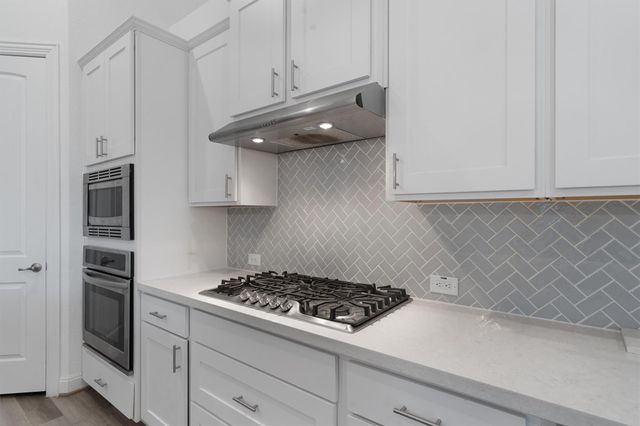 504 Pulitzer DR, Hutto, TX 78634