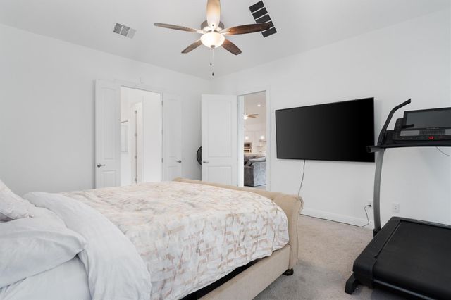 504 Pulitzer DR, Hutto, TX 78634