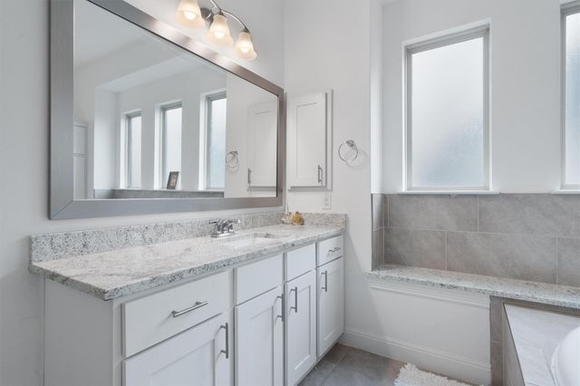 504 Pulitzer DR, Hutto, TX 78634