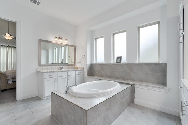 504 Pulitzer DR, Hutto, TX 78634