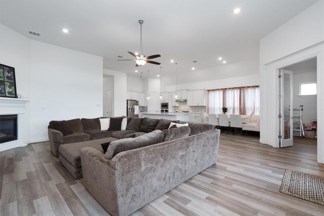 504 Pulitzer DR, Hutto, TX 78634