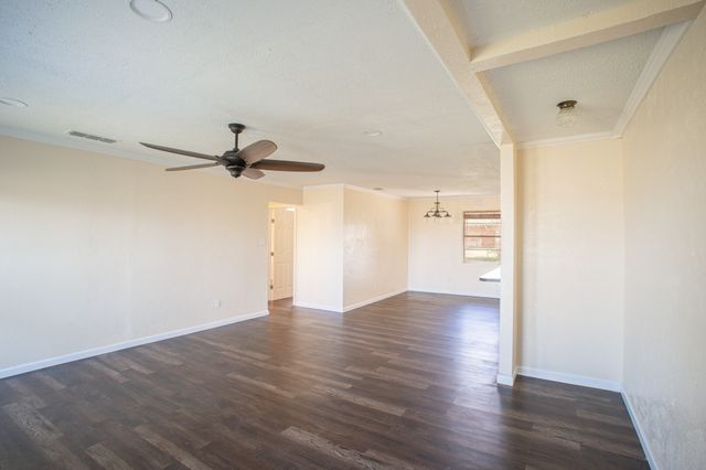 214 N Calhoun Street, Groesbeck, TX 76642