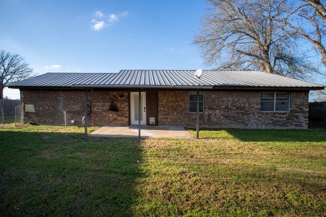 214 N Calhoun Street, Groesbeck, TX 76642