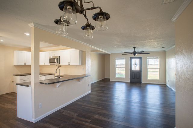 214 N Calhoun Street, Groesbeck, TX 76642