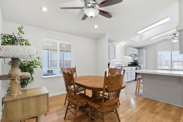 575 San Pedro 8, Morgan Hill, CA 95037