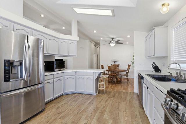 575 San Pedro 8, Morgan Hill, CA 95037