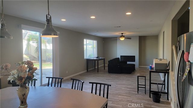 846 Santona CT, Perris, CA 92571