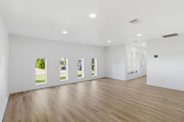 2942 Townsend Drive, Dallas, TX 75229