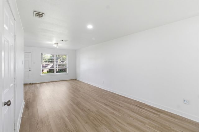 2942 Townsend Drive, Dallas, TX 75229