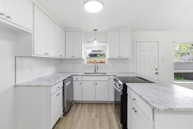 2942 Townsend Drive, Dallas, TX 75229