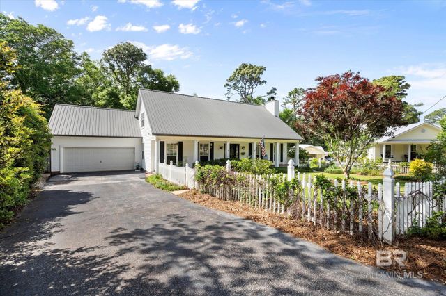 121 Kurlane Street, Fairhope, AL 36532
