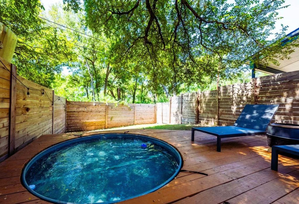 5109 Stone Gate DR 1, Austin, TX 78721