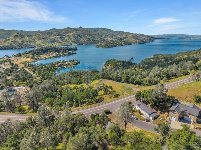 203 Blue Cove Ct, Napa, CA 94558