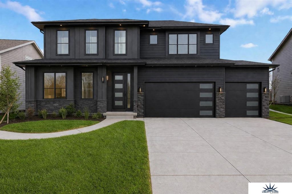 4306 S 211th Street, Elkhorn, NE 68022
