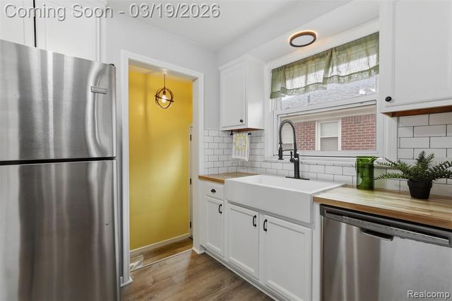 6789 Larme Avenue, Allen Park, MI 48101