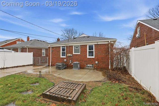 6789 Larme Avenue, Allen Park, MI 48101