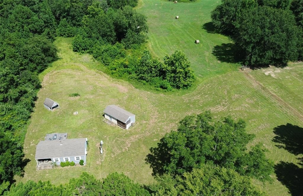 2241 Acr 140, Elkhart, TX 75839
