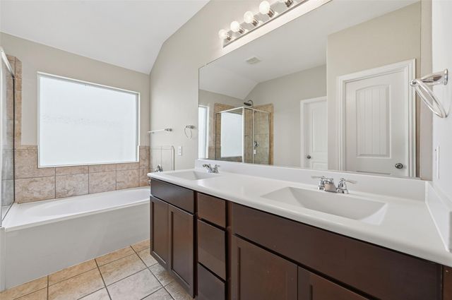 640 Swift Current Drive, Crowley, TX 76036