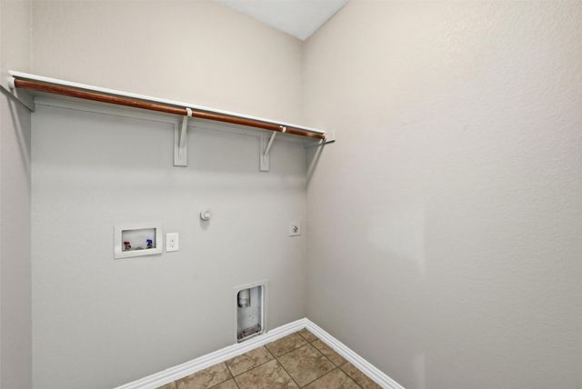 640 Swift Current Drive, Crowley, TX 76036