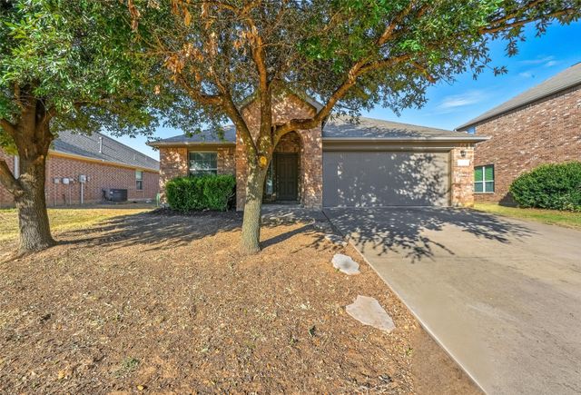 640 Swift Current Drive, Crowley, TX 76036