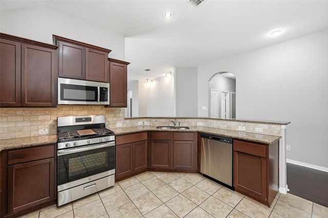 640 Swift Current Drive, Crowley, TX 76036